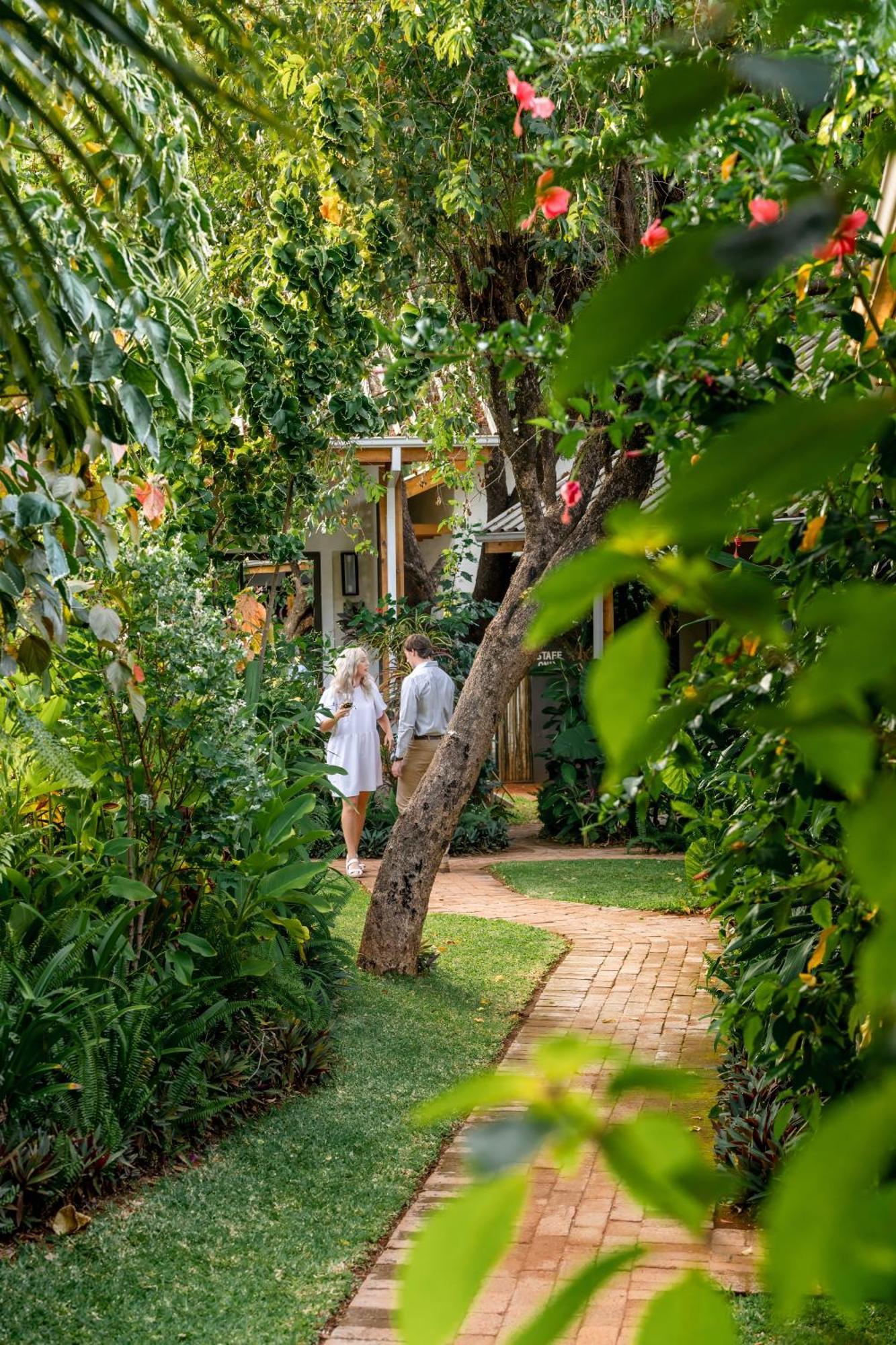 Shongwe Oasis Hotel Victoria Falls Exterior photo