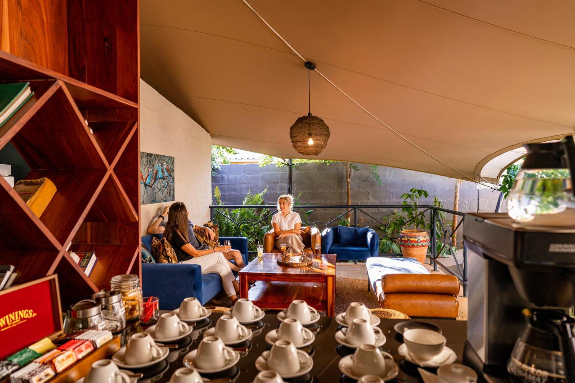 Shongwe Oasis Hotel Victoria Falls Exterior photo