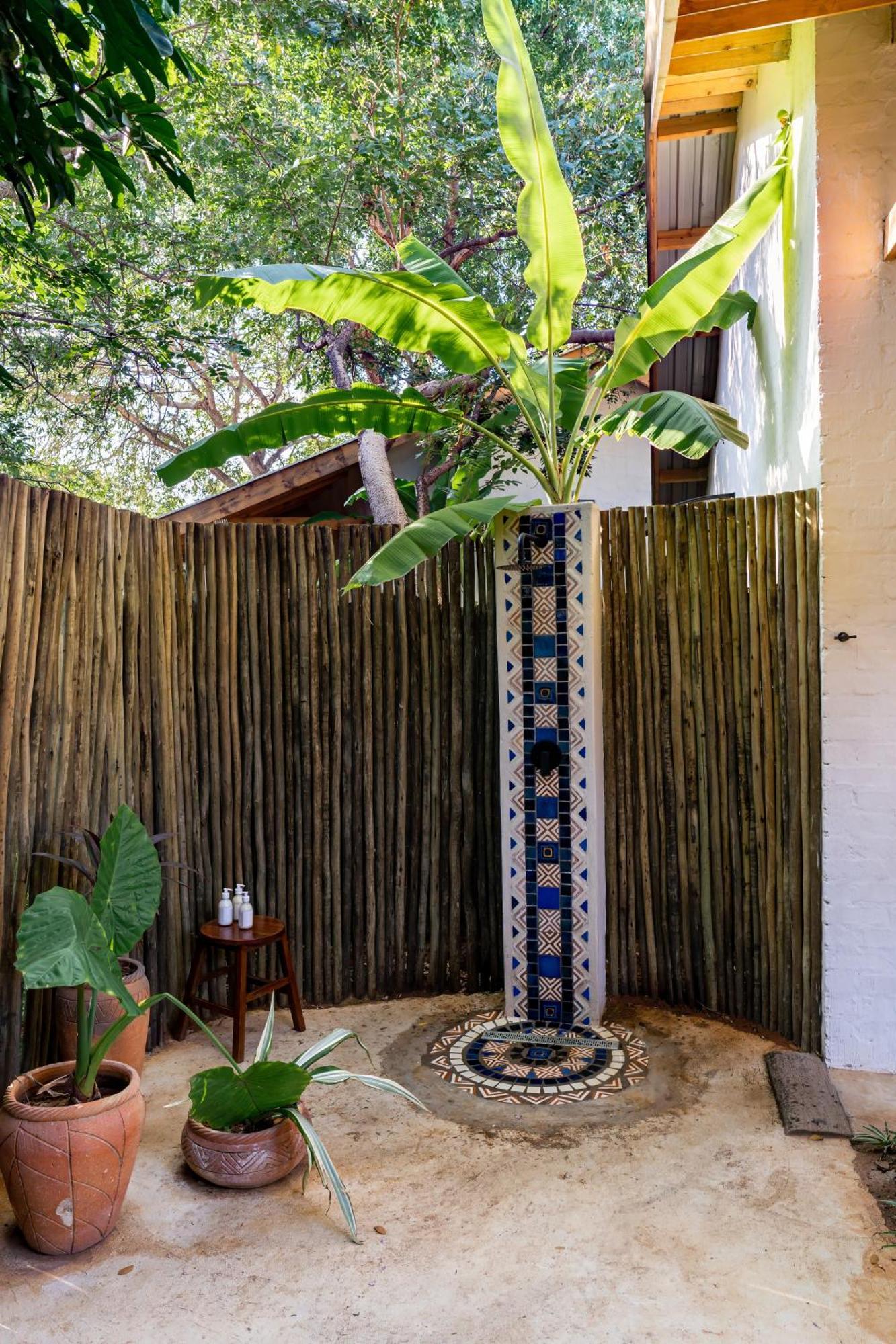 Shongwe Oasis Hotel Victoria Falls Exterior photo