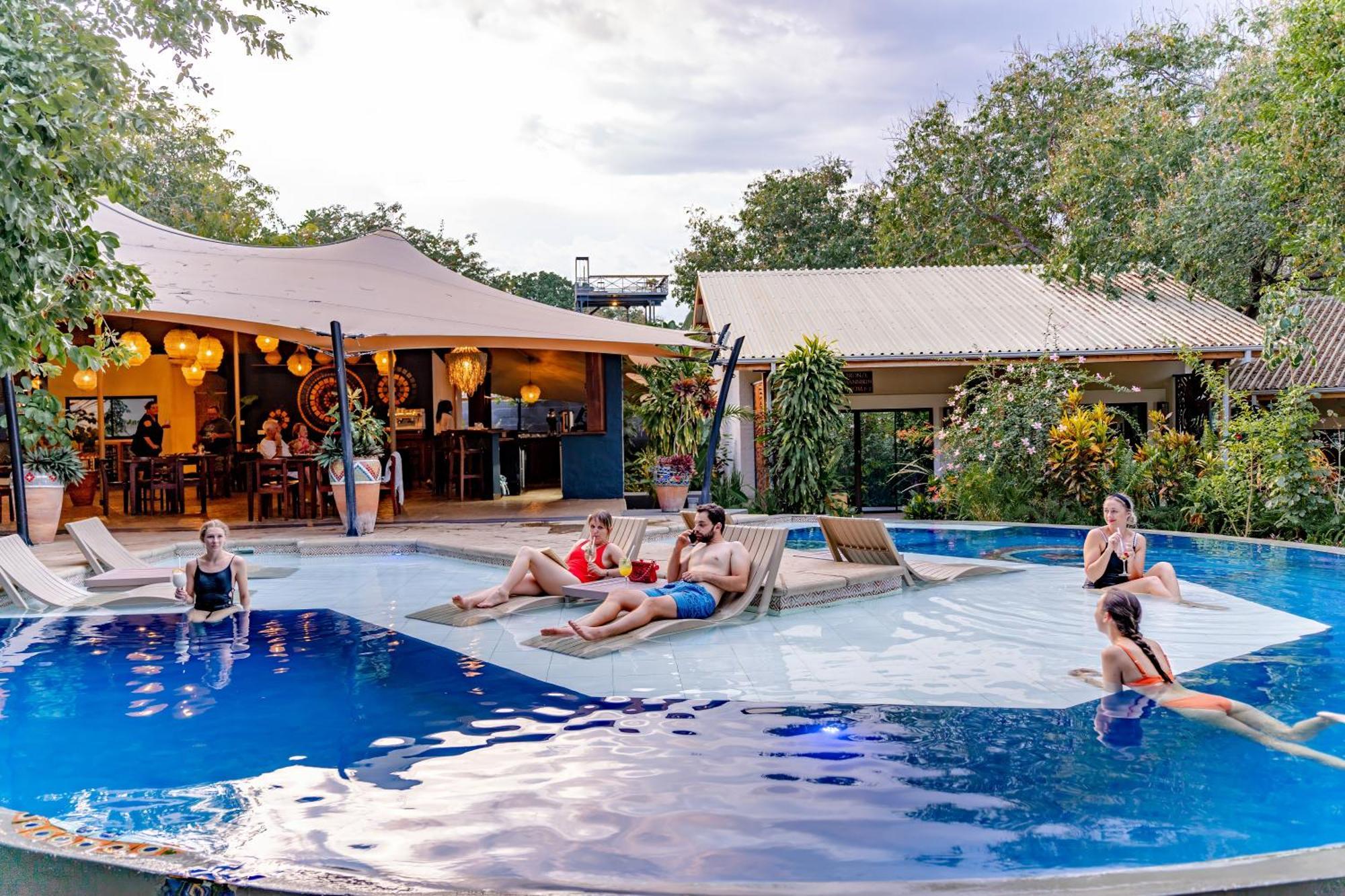 Shongwe Oasis Hotel Victoria Falls Exterior photo